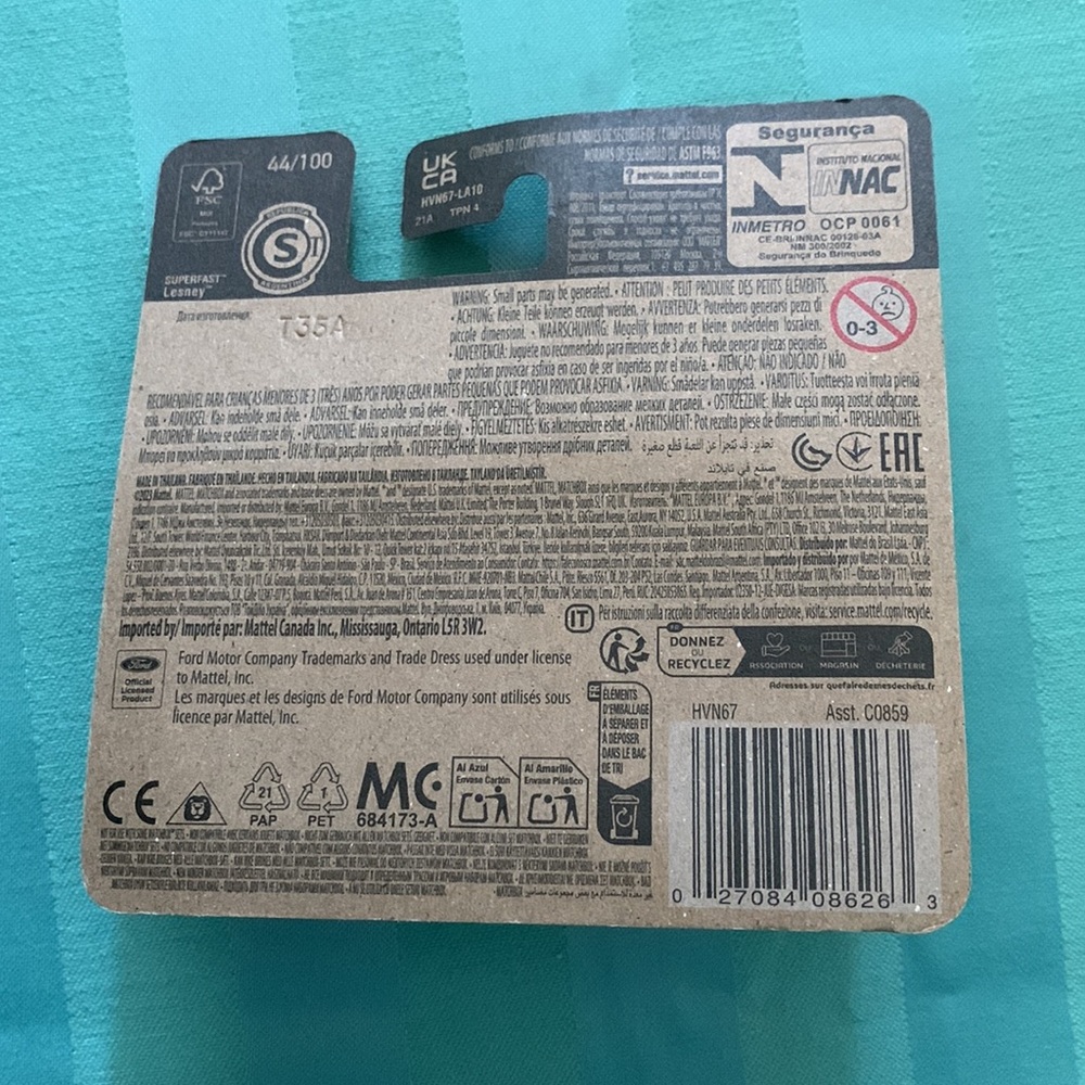 2022 Ford Bronco Sport Toy car - Green Matchbox - Picture 4 of 10
